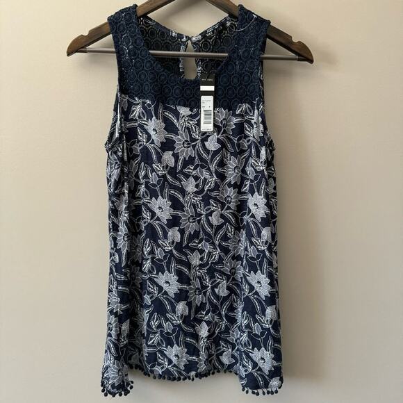 NWT MAX STUDIO NAVY FLORAL SLEEVELESS BLOUSE W/ POM POM FRINGE & CROCHET MED - Picture 1 of 6